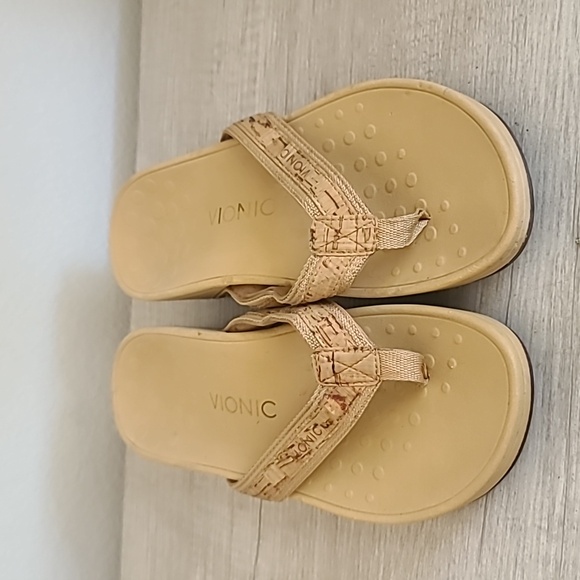 Vionic Beige Wedge Sandal Size 8 - Picture 1 of 5